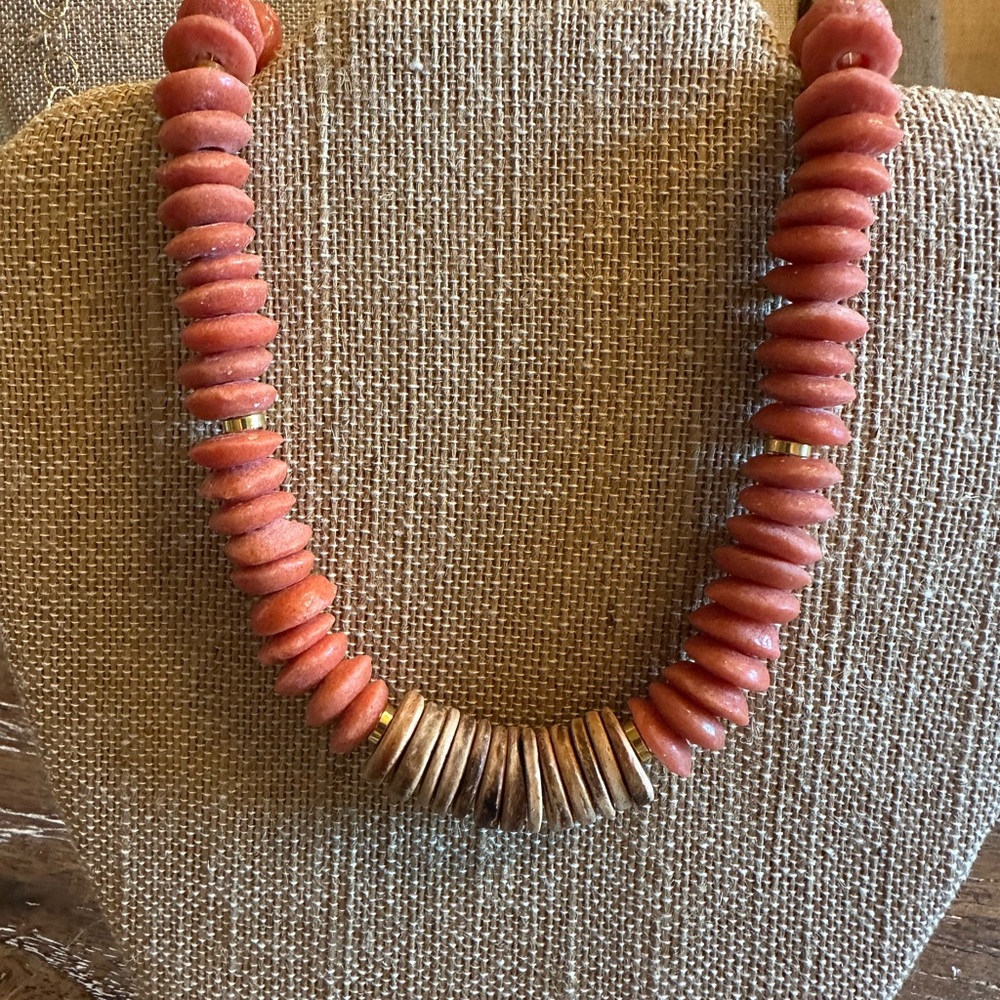 Chic Coral and Gold Necklace